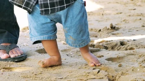 Feet of children Stockbeeldmateriaal 239492884