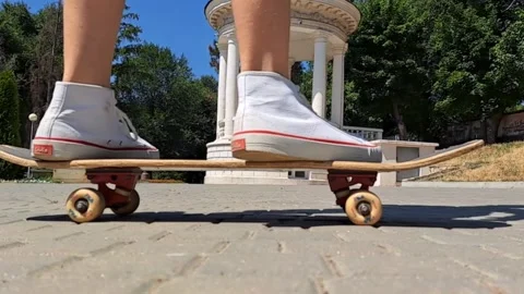 Feet on skateboard Stock Footage 340862097