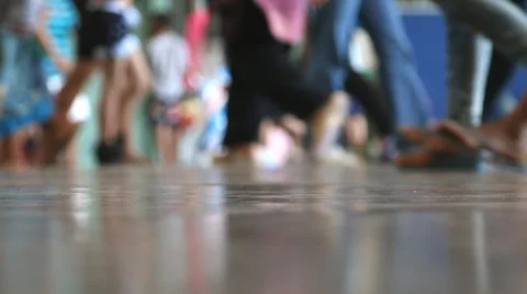 Feet walking Stock Footage 35865943