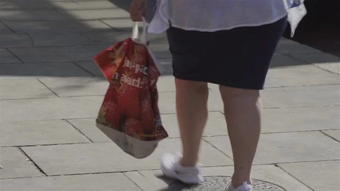 Feet walking Stock Footage 93203258