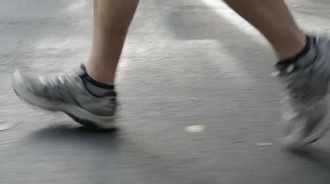 Feet While Jogging Stockbeeldmateriaal 27125839