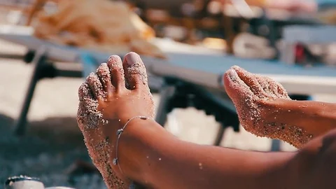 Feets on the beach 스톡 동영상 77941927