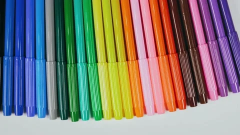 The felt pen on the turntable. The marker spin rotate. Twist, create pattern 動画素材 170316750