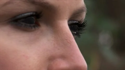 Female Alien Video stock 8509443