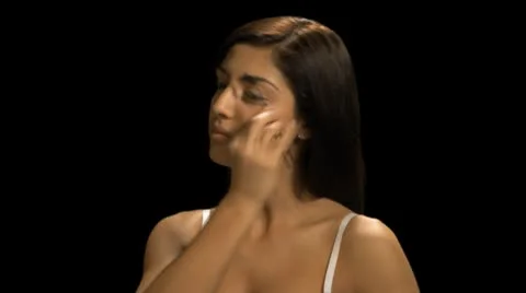 Female applying make up 動画素材 8948314