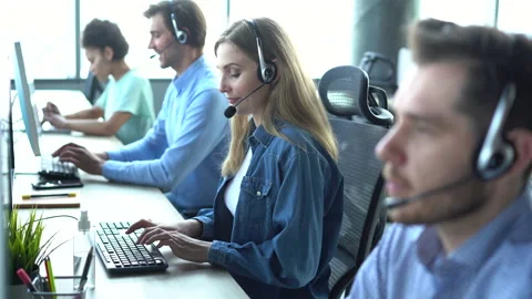 Female call center agent working in customer support service on telesales Stockbeeldmateriaal 157235564