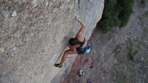 Female climber 4K Stock Footage 208650906