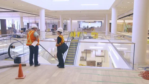 Female Construction Worker interacting With Her Male Forman Boss Manager 스톡 동영상 70449129