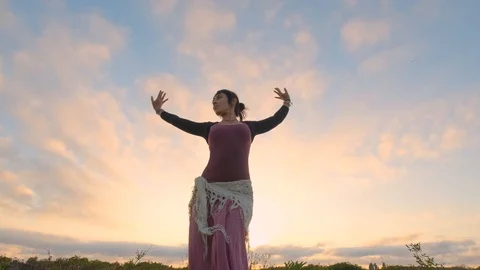 Female dance in the field Stock Footage 117295785