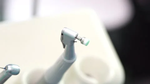 Female dentist checking up patient teeth Video stock 137403221