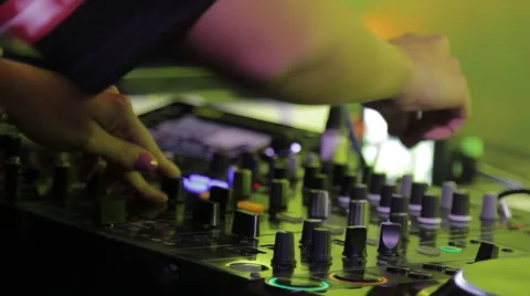 Female DJ, Hands on the mixtable Stock Footage 52612682