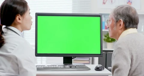 Female doctor explain with computer Stock Footage 111293381