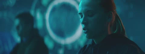 Female Hacker in a modern workplace 스톡 동영상 149264066