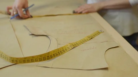 Female hands on the background of a sewing machine 動画素材 74276683