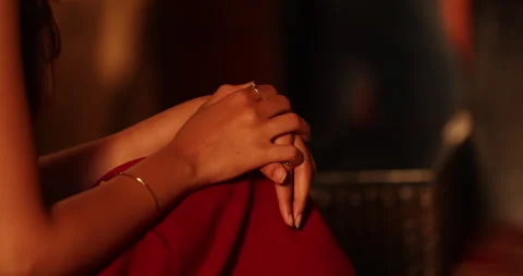 Female Hands closeup 스톡 동영상 335666388