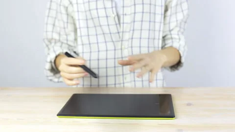 Female hands gesticulate explaining Video stock 104029481