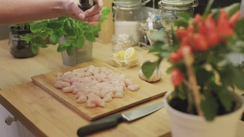Female hands prepare meat. Video stock 118948835