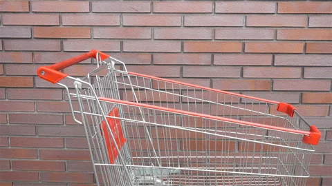 Female hands take an empty grocery cart in 4K. Stock Footage 124633139