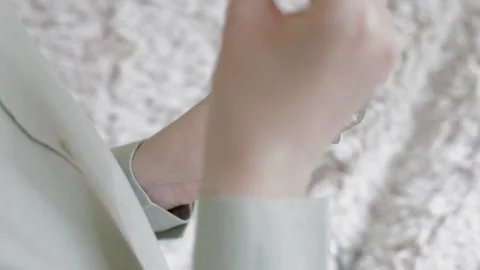 Female hands take out a tablet from a blister. Pain-relieving medications Video stock 278348871
