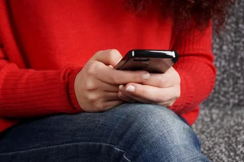 Female hands using smartphone Foto stock