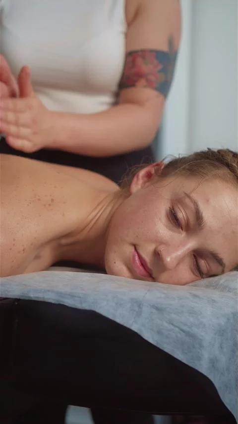 https://images.pond5.com/female-masseuse-doing-back-and-footage-256973844_iconl.jpeg