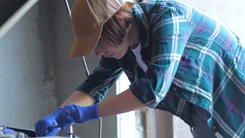 Female mechanic Stock Footage 114555036