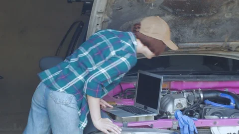 Female mechanic Stock Footage 114555339