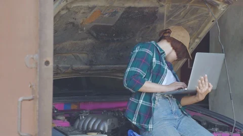 Female mechanic Stock Footage 114555425