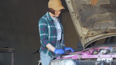 Female mechanic Stock Footage 114555571