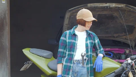 Female mechanic Stock Footage 114555763