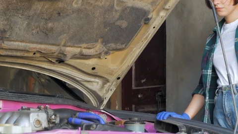 Female mechanic Stock Footage 114555862