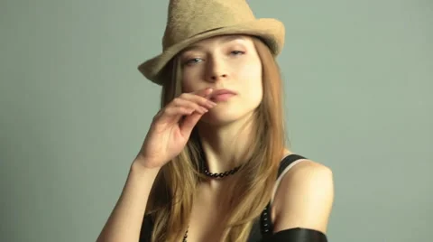 Female Model Видео 46070907