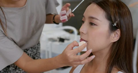 Female model having make up in the beauty salon Stock Footage 120465327