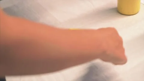 Female painter combining different colors Stock-Footage 131086551