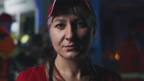 Female paramedic looking at camera Stock-Footage 166141383