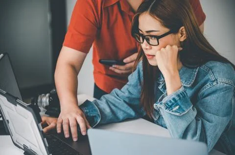 Female programmer working on coding, software development and web design.Co.. 스톡 사진