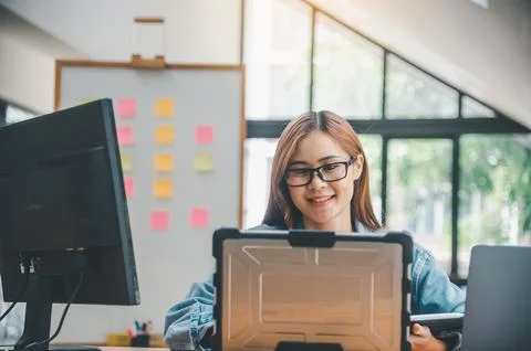 Female programmer working on coding, software development and web design.Co.. 스톡 사진