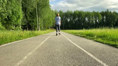 Female silhouette on rollers. Video stock 155952430