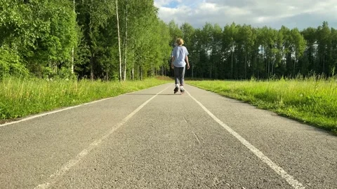 Female silhouette on rollers. Stock Footage 155952440