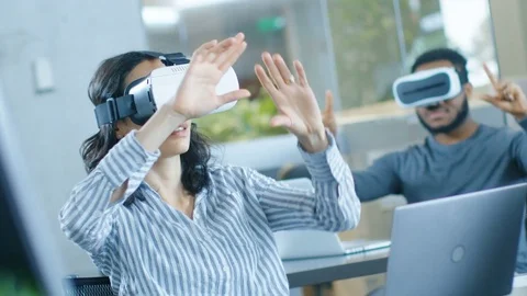 Female Virtual Reality Engineer/ Developer Wearing Virtual Reality Headset. Video stock 85262799