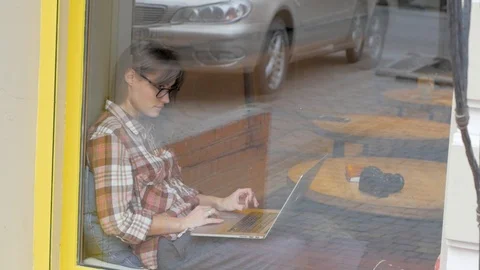 Female work in the cafe Stock-Footage 101034707