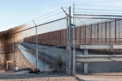 Fence along the US, Mexican border in El Paso, Texas Stock Photos