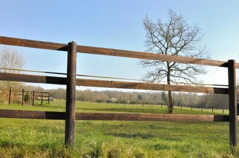 Fence electrified Stock-Fotos