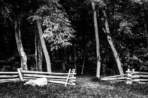Fence at pass mountain overlook, in shenandoah national park, virginia. Fotos Stock