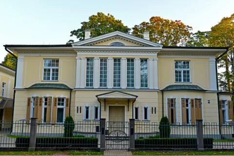 Fenced mansion Foto stock