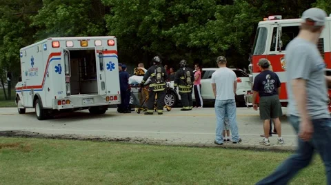 Fender Bender with Medics Stockbeeldmateriaal 68108433