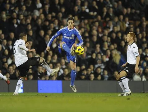Fernando Torres Caros Salcido And Steve Sidwell. Fulham V Chelsea Premier League Stock Photos
