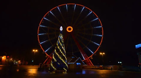 Ferris Wheel Amusement Park Time Lapse, Christmas, Kharkov, Ukraine Vídeos de archivo 34335611