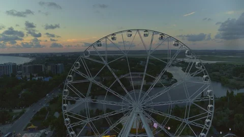 Ferris wheel on the beach Vídeo Stock 96474452