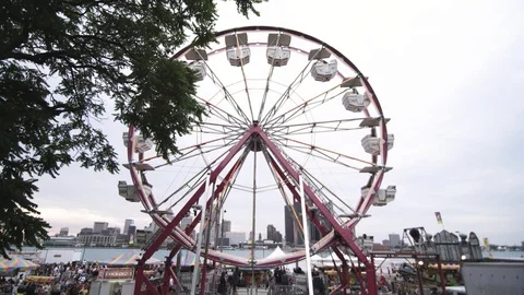 Ferris Wheel At Carnival Stockbeeldmateriaal 112881008